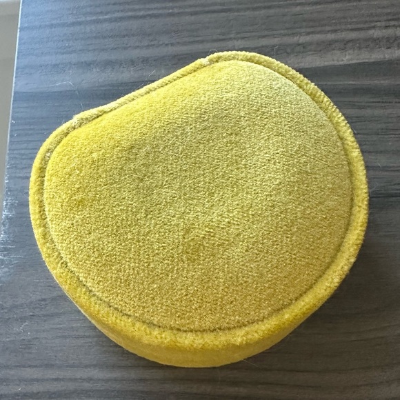 Gucci Interlocking G stud earring in silver - Picture 4 of 5